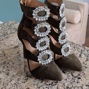 Gorgeous CAPE ROBBIN Olive Green, Strappy 4" Stilettos with Crystal Accents Sz 6